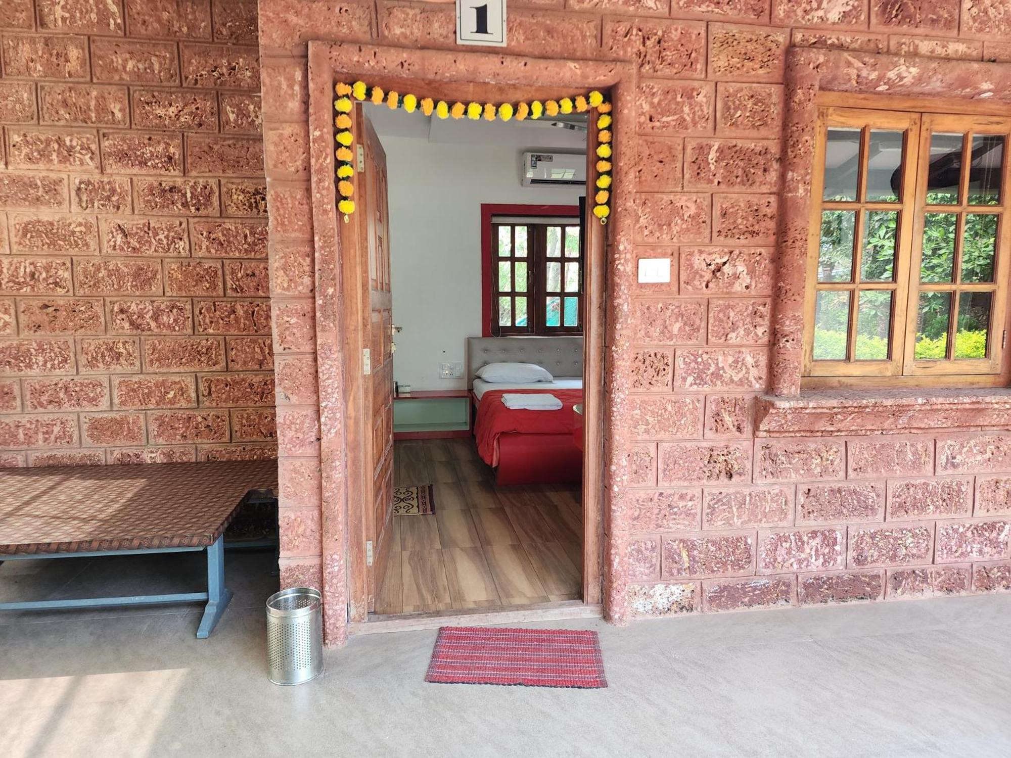 Red Stone Resort Alībāg Dış mekan fotoğraf